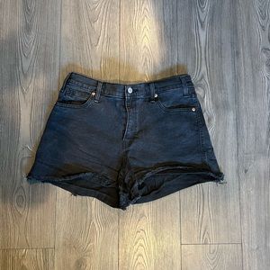 Levi’s women’s jeans size 12 dark wash. Great condition